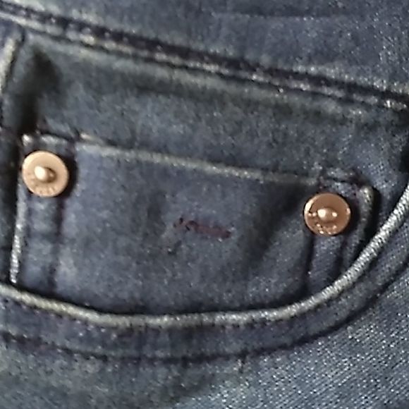 Girl's Tractr denim shorts. - Picture 3 of 6